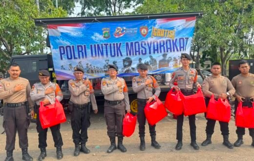 Direktorat Samapta Polda Metro Jaya Salurkan Makanan untuk 173 Pengungsi Korban Kebakaran Kampung Muka