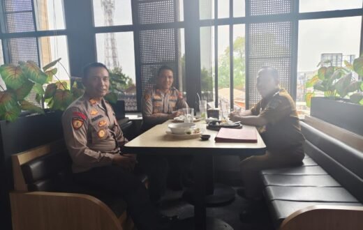 Jaga Jakarta On The Spot, Kapolsek Bekasi Barat Sambangi Camat Perkuat Sinergitas 3 Pilar