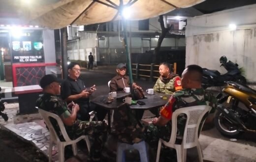 Cegah Gangguan Keamanan, Koramil 01/Jatinegara dan Komduk Gelar Patroli Malam