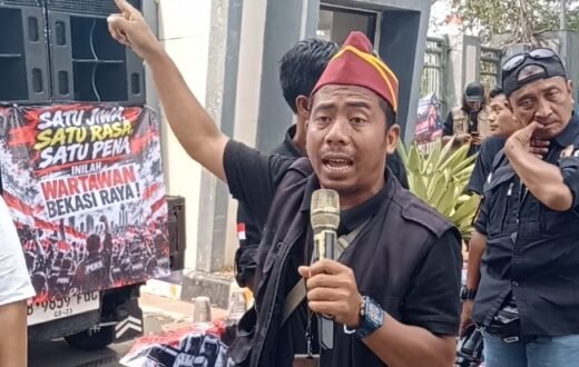 Bang Kancil Desak Bupati Bekasi Segera Copot Kadis LH Donny Sirait